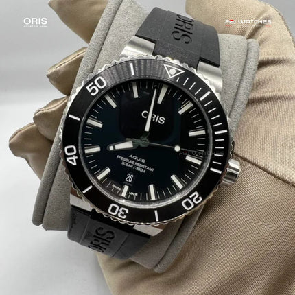 ORIS Aquis Date Black Dial Black Rubber - 01.733.7730.4134.07.4.24.64EB