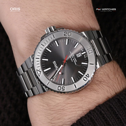ORIS Aquis Date Relief Grey Dial Stainless Steel 43.5mm Automatic - 01.733.7730.4153.07.8.24.05PEB