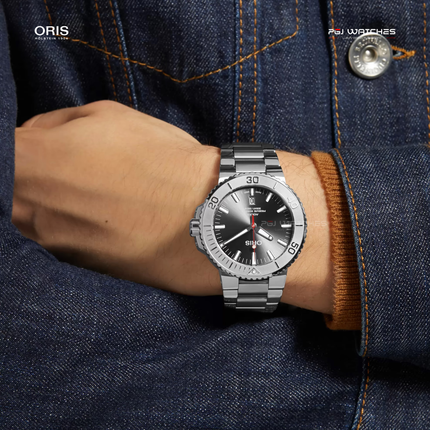 ORIS Aquis Date Relief Grey Dial Stainless Steel 43.5mm Automatic - 01.733.7730.4153.07.8.24.05PEB