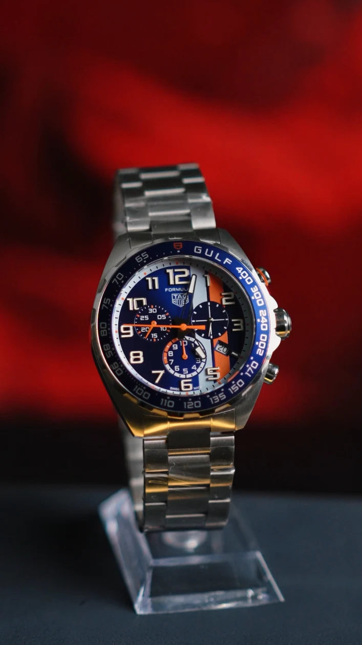 Tampilan penuh TAG Heuer Formula 1 Gulf